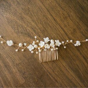 Gold and White Floral Pearl Hair Accessary